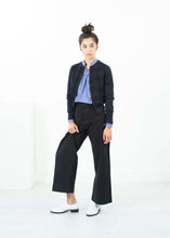 Load image into Gallery viewer, Quilt Pattern Cardigan in Black/Navy
