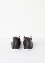 Load image into Gallery viewer, Laceless Sneaker