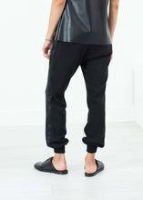 Load image into Gallery viewer, Camiliah Trouser in Black
