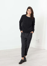 Load image into Gallery viewer, Loopwheeler Sweatshirt in Black

