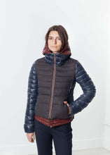 Load image into Gallery viewer, Cinosura Coat in Navy
