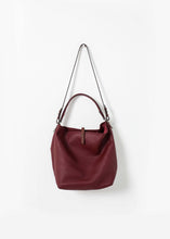 Load image into Gallery viewer, Pretty Grooming Bag

