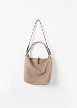 Load image into Gallery viewer, Pretty Grooming Bag
