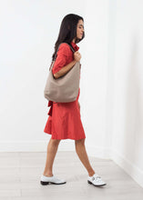Load image into Gallery viewer, Pretty Grooming Bag
