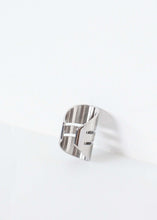 Load image into Gallery viewer, Irsila Ring
