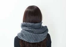 Load image into Gallery viewer, Knit Neck Warmer in Grey
